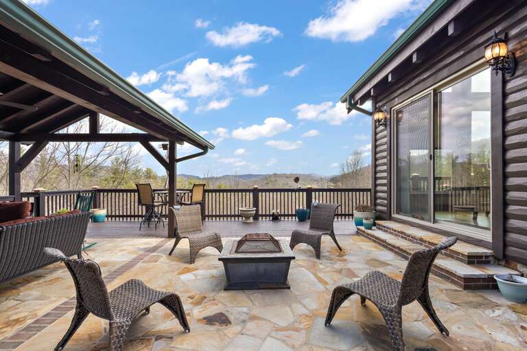 Comfortable Seating Around the Fire Pit Comfortable Seating Around the Fire Pit