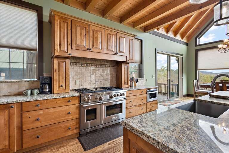 Large Gas Range and Granite Countertops Large Gas Range and Granite Countertops