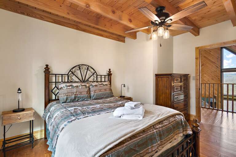 Queen Bedroom on Second Floor Queen Bedroom on Second Floor