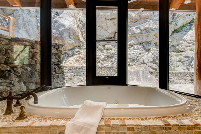 Windows Surround the Jetted Tub