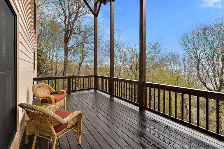 Lower Level Deck Sitting Area