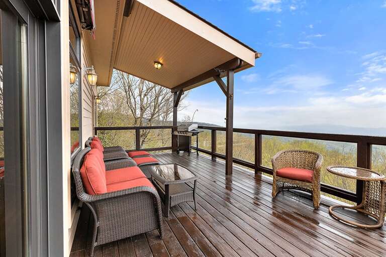 Outdoor Seating and Expansive Mountain Views