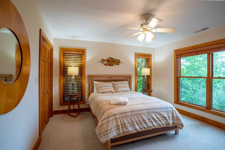 Queen Bedroom on the Middle Floor