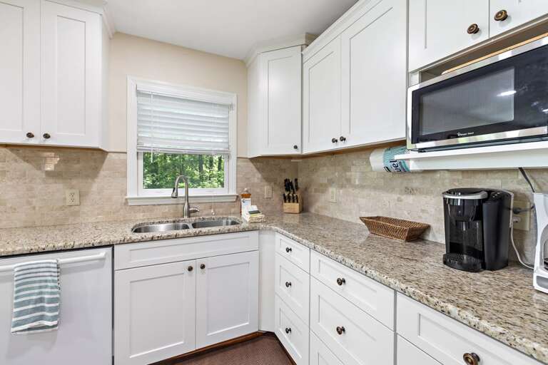 Spacious Kitchen with Modern Appliances