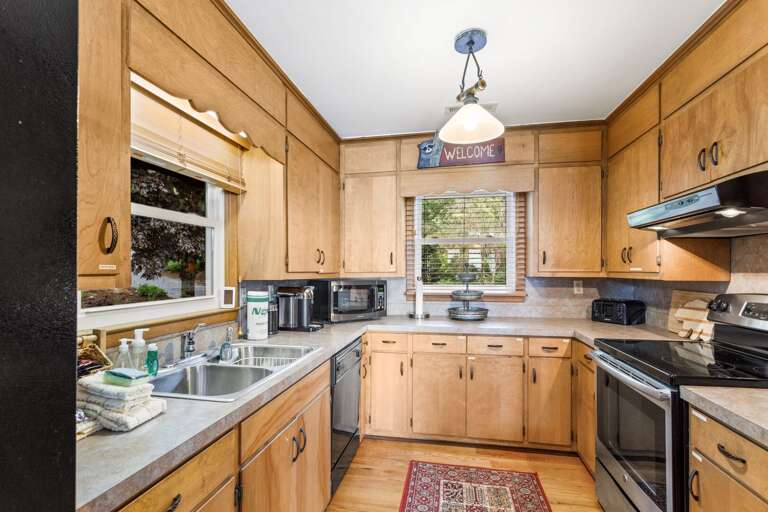 Fully Stocked Kitchen