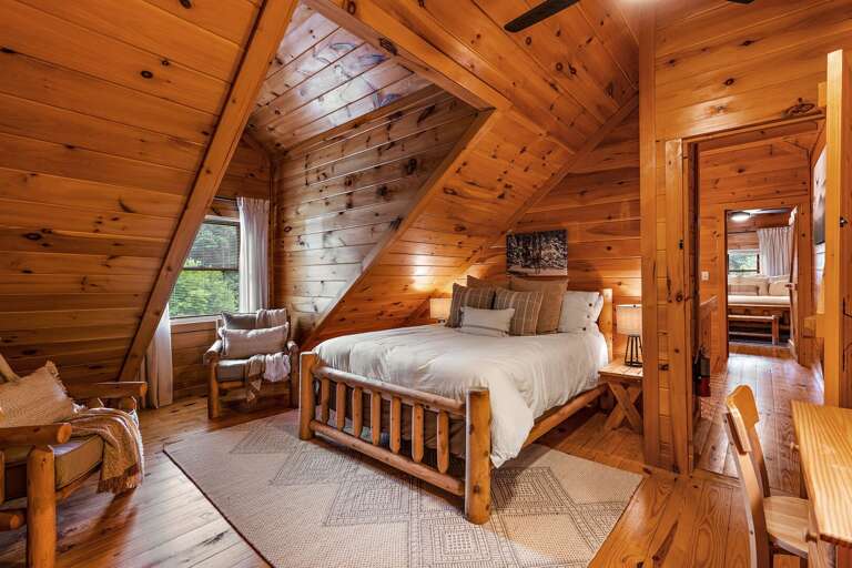 Queen Suite Upstairs