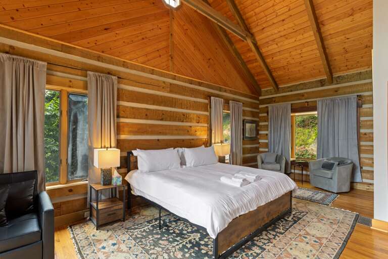 King Bed in the Master Bedoom