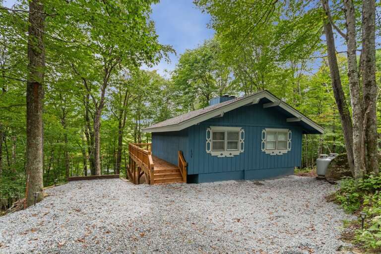 Bluebeary Bungalow is on a Wooded Lot