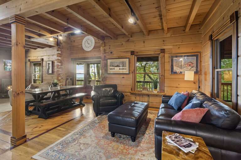 Comfortable Sitting Area off the Dining Area