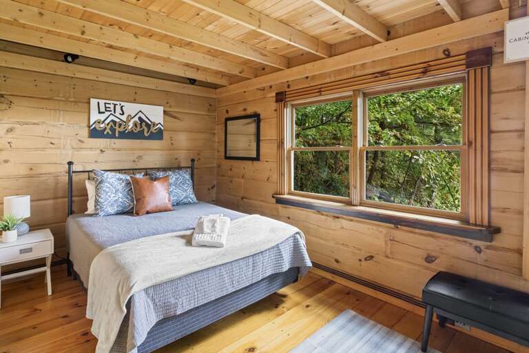 Top Floor Bedroom With Two Queen Beds