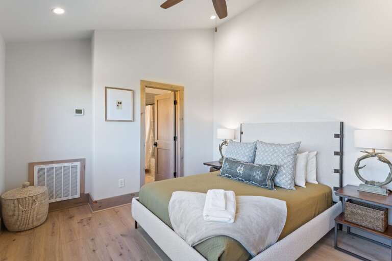 Upstairs Queen Suite