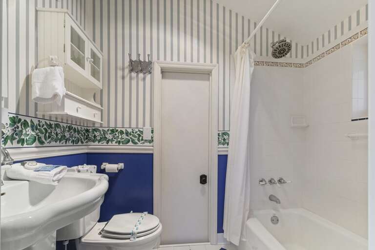 Top Floor Jack-N-Jill Bathroom