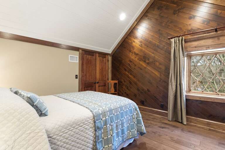 Spacious Queen Bedroom