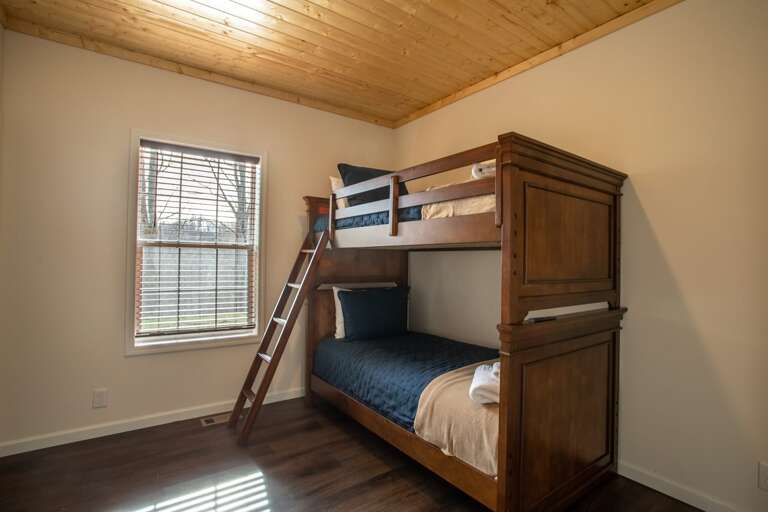 Bunk Room with Twin-Over-Twin Bunkbeds and TV
