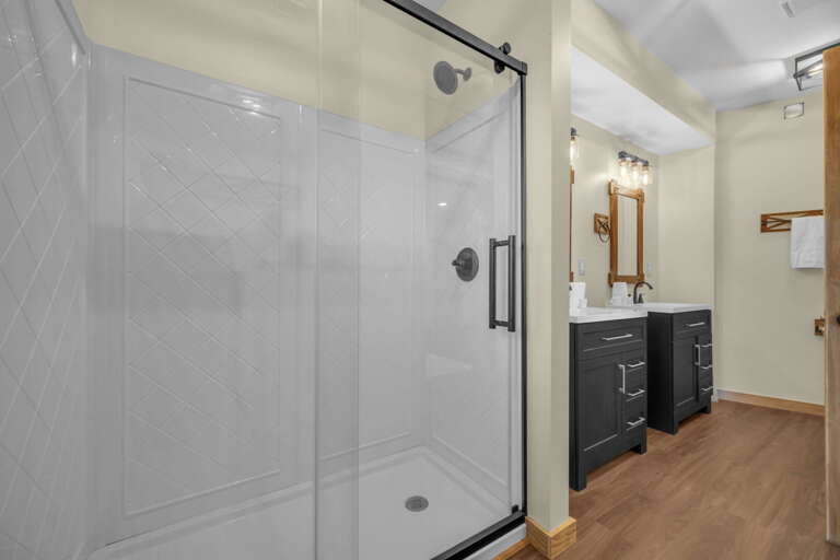 Ensuite King Bathroom