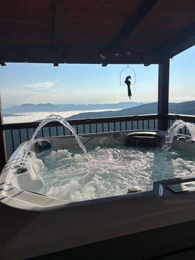 Hot Tub with Breathtaking Views