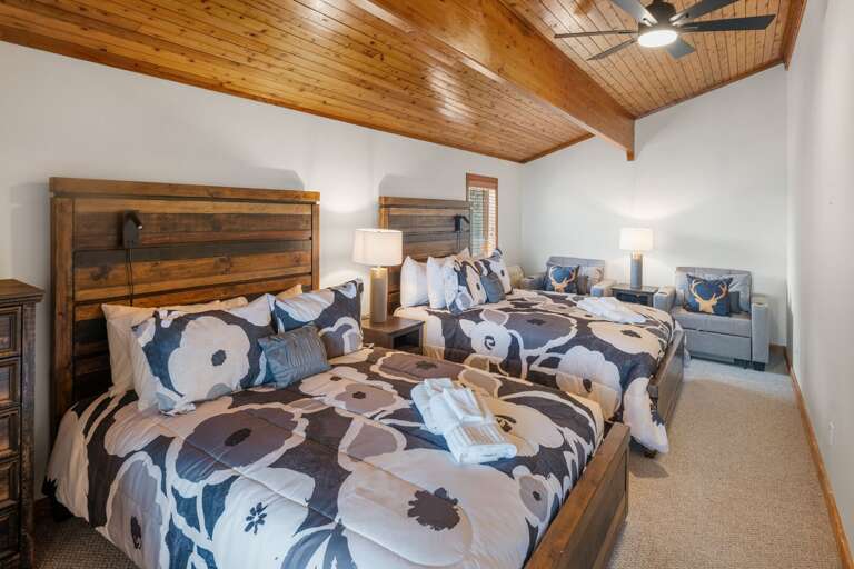 Upper Level Queen Bedroom