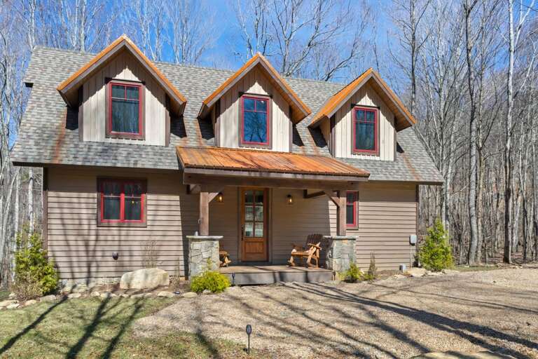 Enjoy a Getaway at Red Hawk Creek