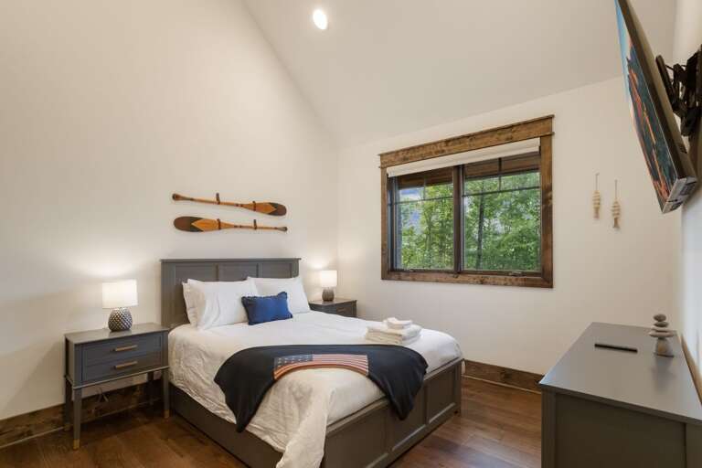 Main Floor Queen Bedroom