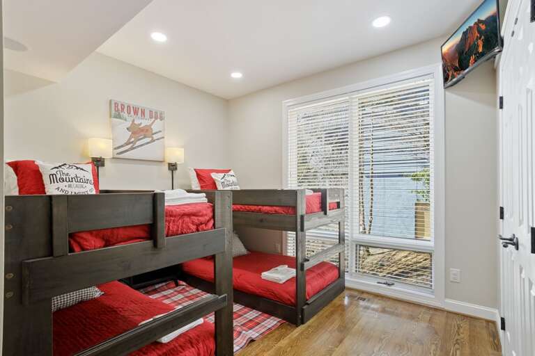 Sleeping for Four in Twin-Over-Twin Bunkbeds and TV