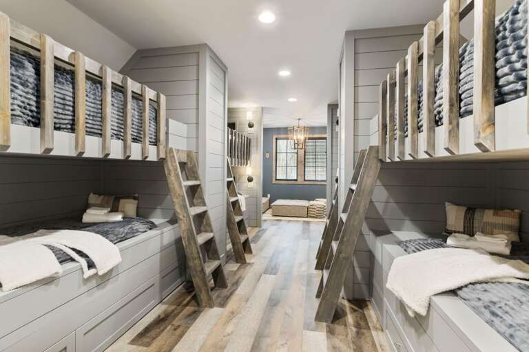 Upstairs Bunk Room with 4 Twin Over Twin Bunks, Sleeps 8