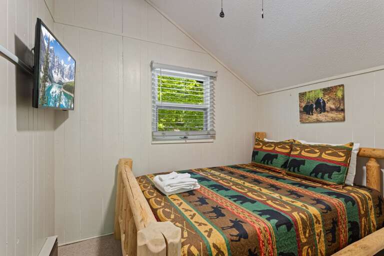 Top Floor Bedroom with Queen Bed