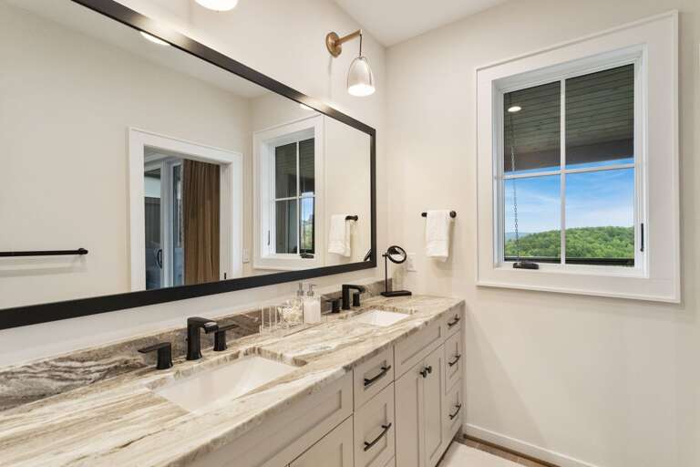 Master Ensuite with Double Vanities Master Ensuite with Double Vanities