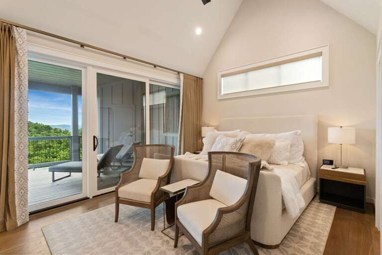 Top Floor Master Suite with King Bed and Private Deck Top Floor Master Suite with King Bed and Private Deck