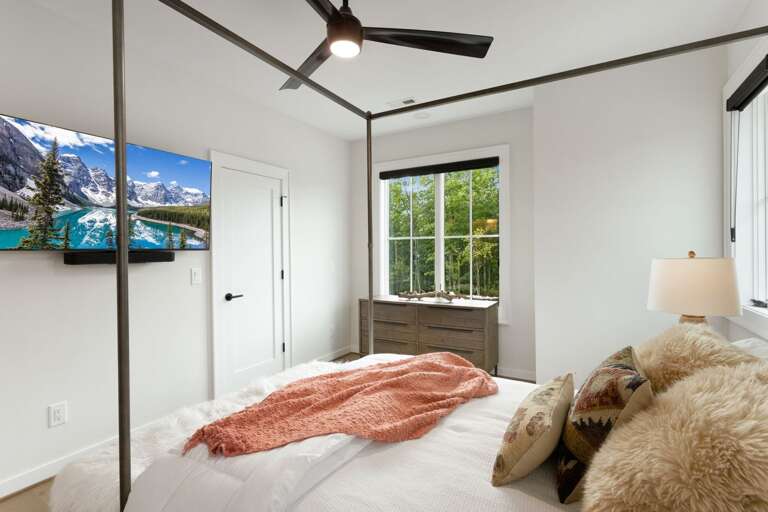 Top Floor Queen Bedroom with TV and Private Ensuite Top Floor Queen Bedroom with TV and Private Ensuite