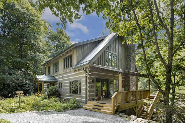 Book Your Creekside Getaway Today! Book Your Creekside Getaway Today!