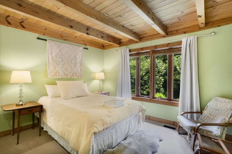 Top Floor Bedroom with Queen Bed Top Floor Bedroom with Queen Bed