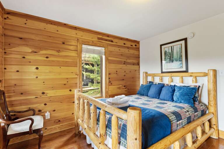 Main Floor Queen Bedroom