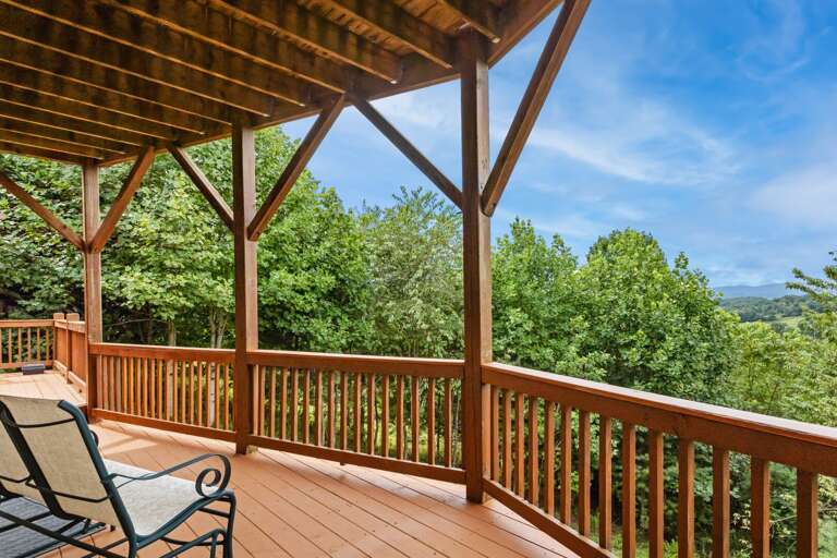 Mountain Views and Mature Trees