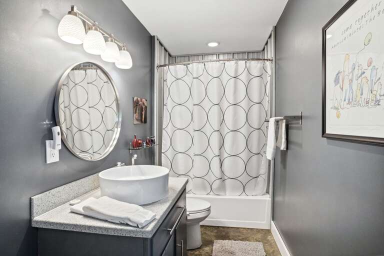 Full Bathroom on the Main Level with a Tub/Shower Combo