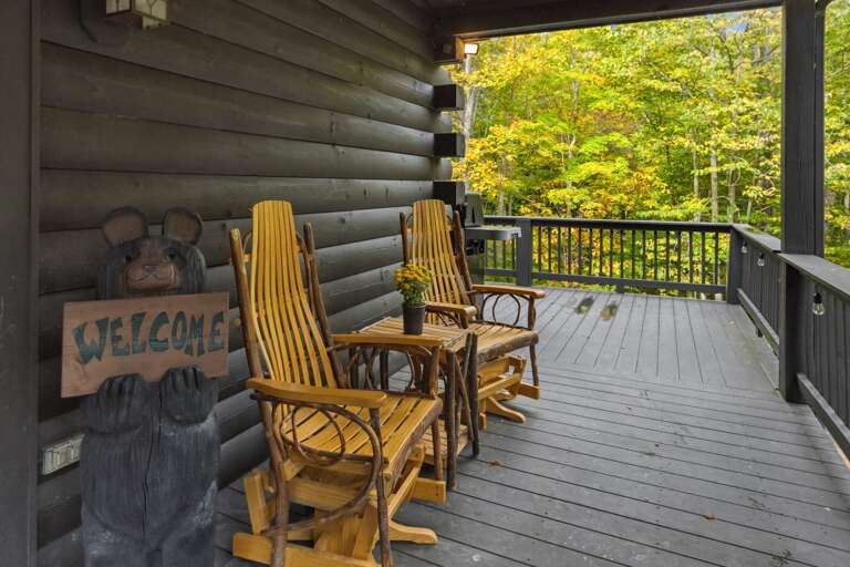Enjoy a Mountain Getaway at Creekside Hideaway