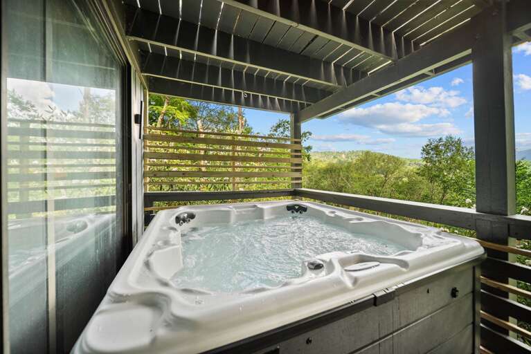 Hot Tub on the Covered Deck Hot Tub on the Covered Deck