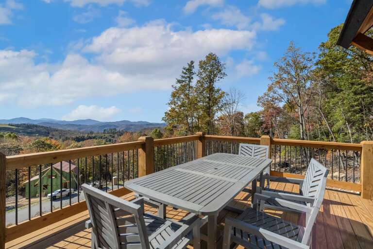 Outdoor Dining on the Main Level Deck