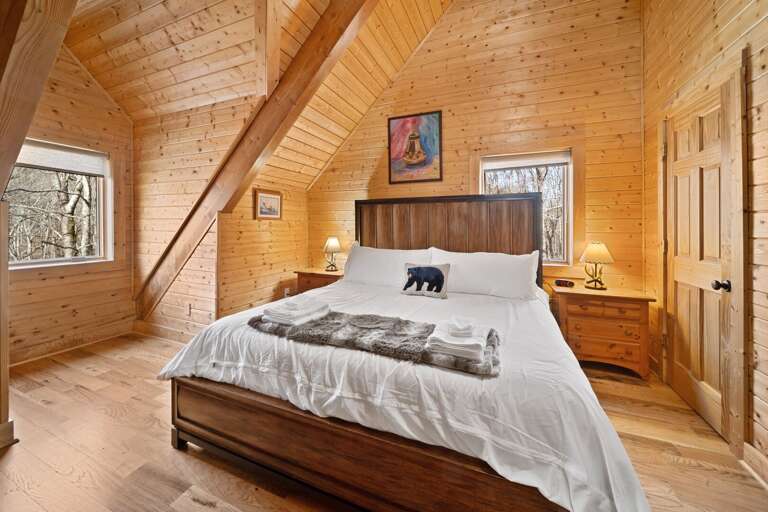 Upper Level Queen Bedroom