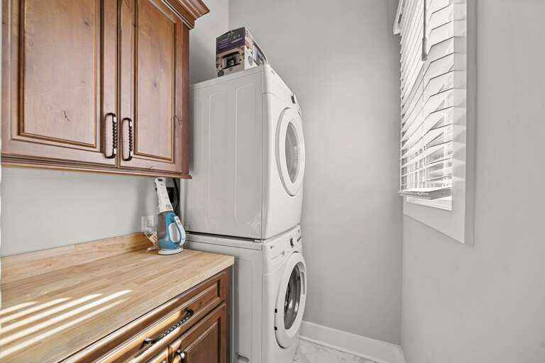 On The Rocks (main house) Laundry Room