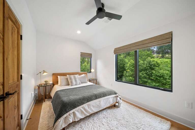 Upper Level Queen Bedroom