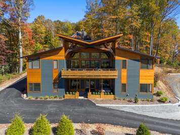 Welcome to Chateau Woof!