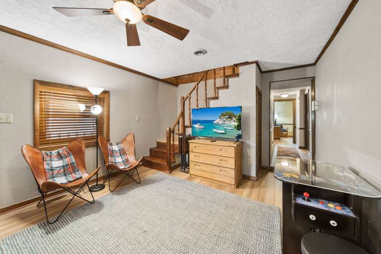 TV, Seating and Arcade