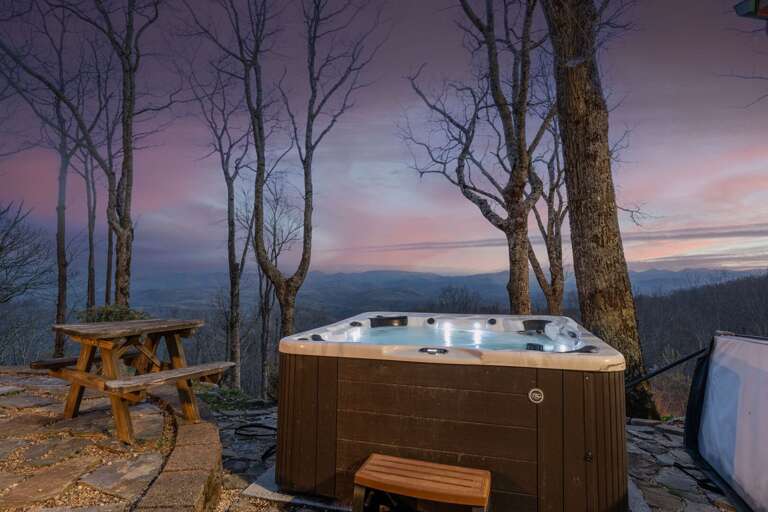 Immerse Yourself in the Hot Tub and Mountain View Immerse Yourself in the Hot Tub and Mountain View