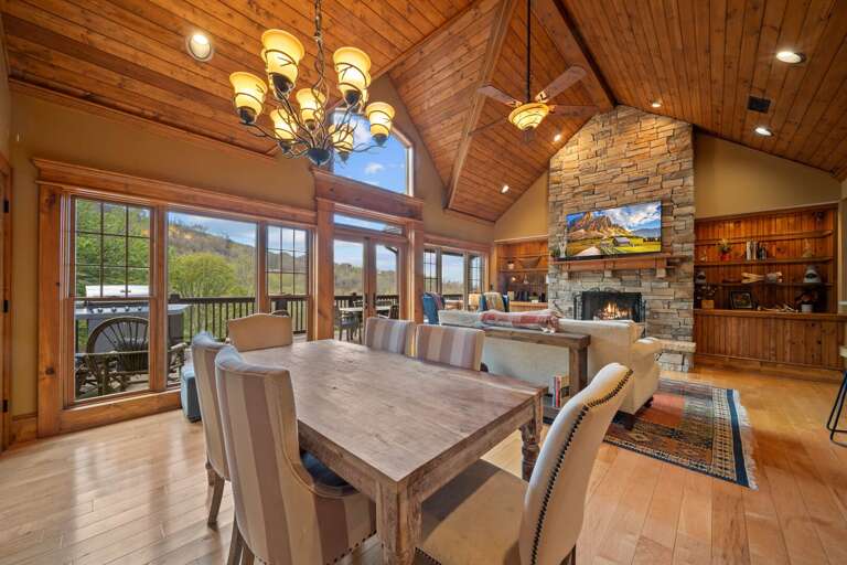 Dining Area, Views and Gas Grill Dining Area, Views and Gas Grill