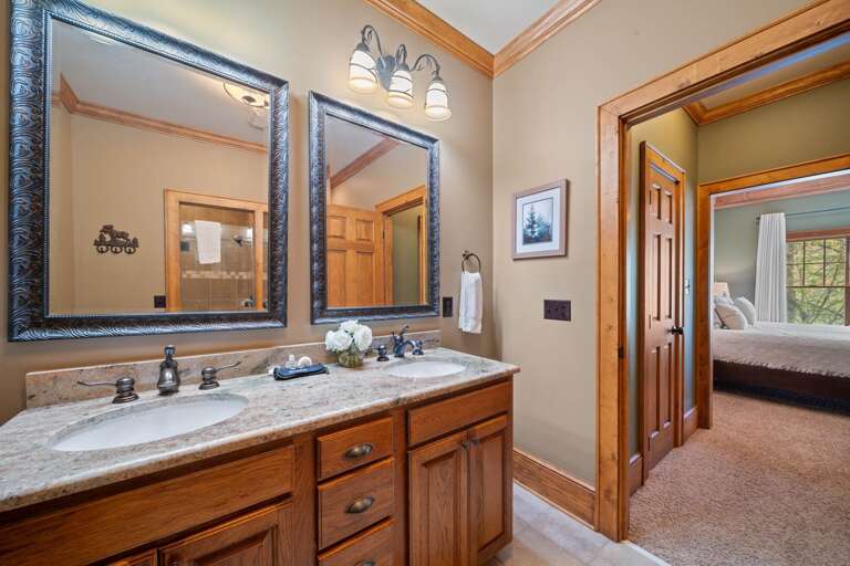 Ensuite Bathroom with Dual Sink Vanity Ensuite Bathroom with Dual Sink Vanity