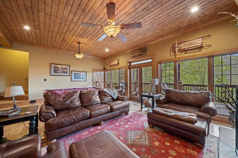 Plush Leather Furniture Designed for Lounging Plush Leather Furniture Designed for Lounging