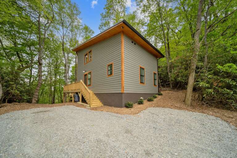 Enjoy a Blowing Rock Escape at Appalachian Cottage