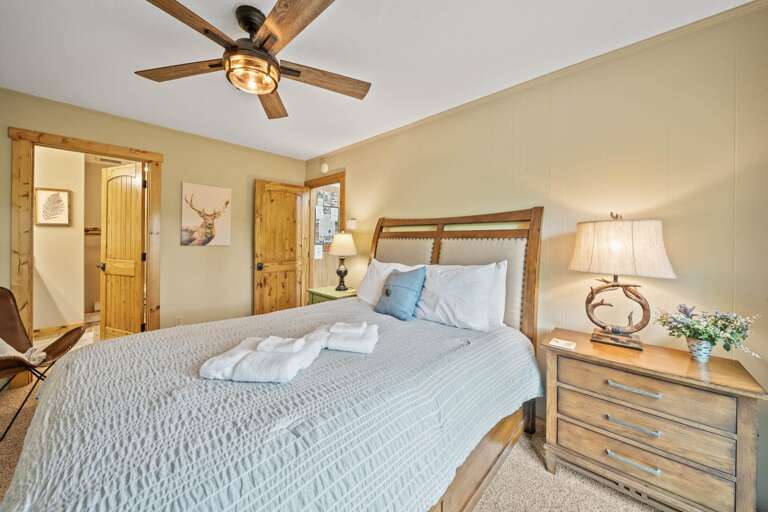 Queen Bedroom with Jack-And-Jill Bathroom Access