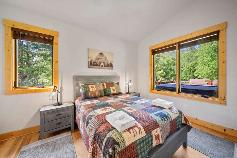 Queen Bedroom Queen Bedroom