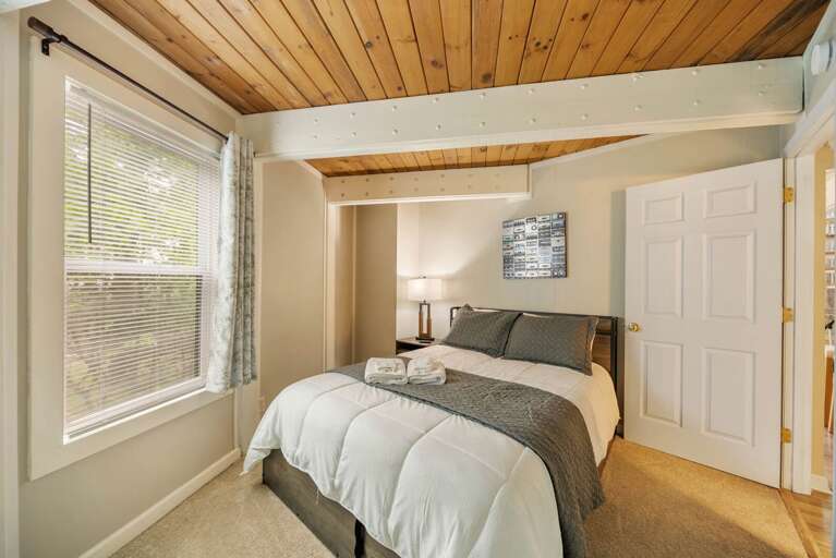 Main Floor Queen Bedroom